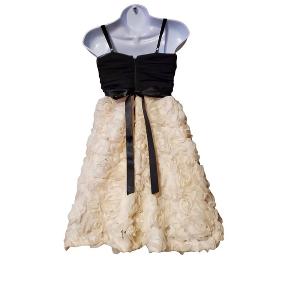 As U Wish Black and White Floral Dress with Sequin Belt - Picture 6 of 8